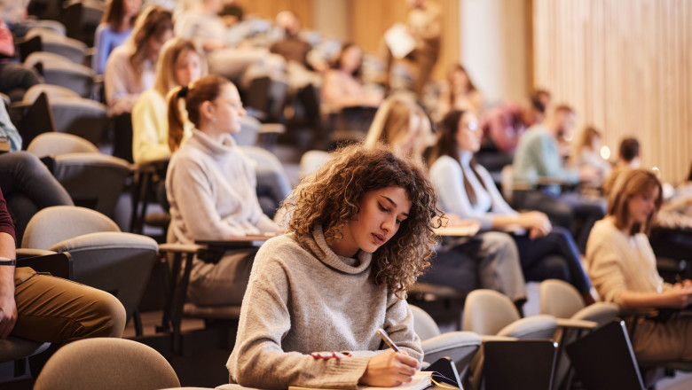 Studenți